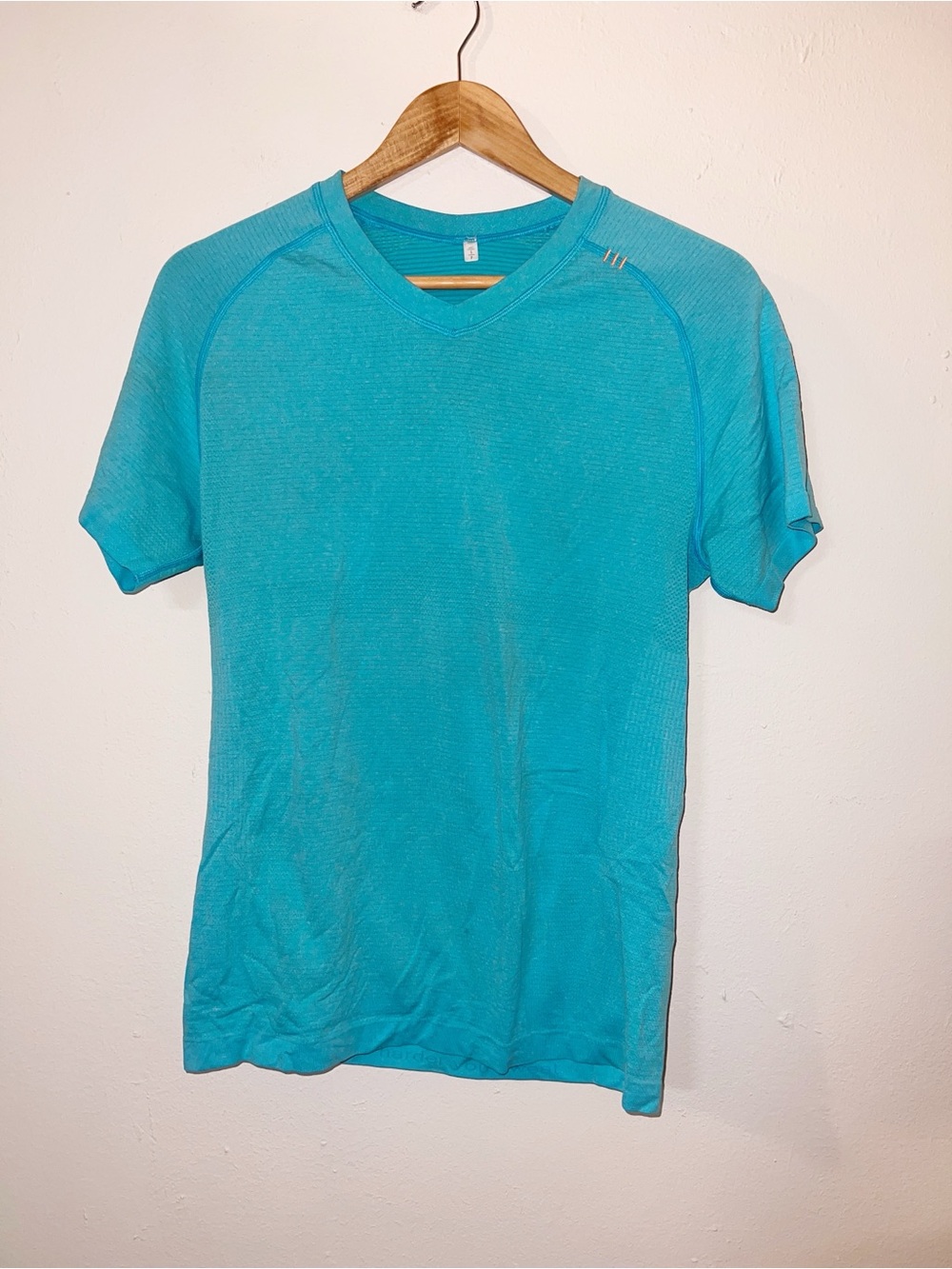 Lululemon Men's Metal Vent Tech V Neck Short Sleeve Athletic Tee Turquoise